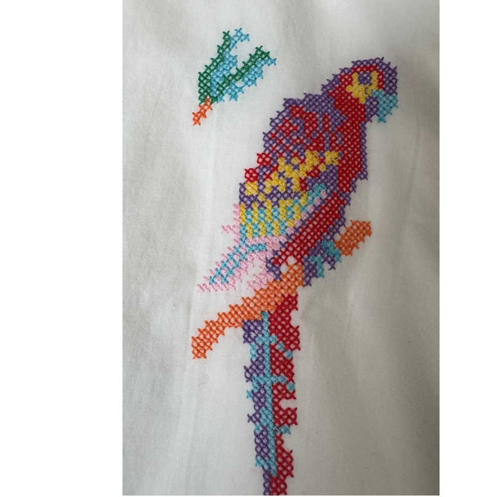 J. Marie Tessie Shorts Embroidered Cross-Stitch Floral Parrot Scallop Trim L NEW - Picture 12 of 14